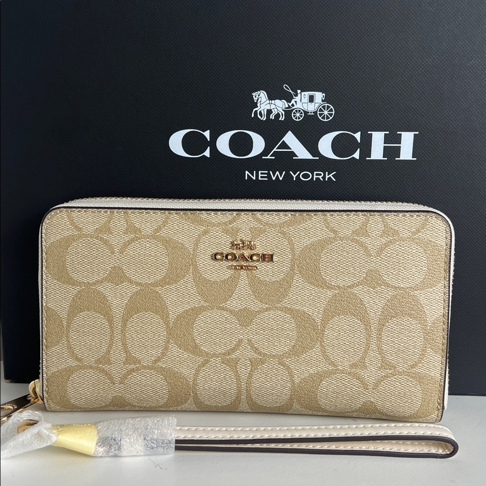 NWT Coach Long Zip Around Wallet In Signature Canvas